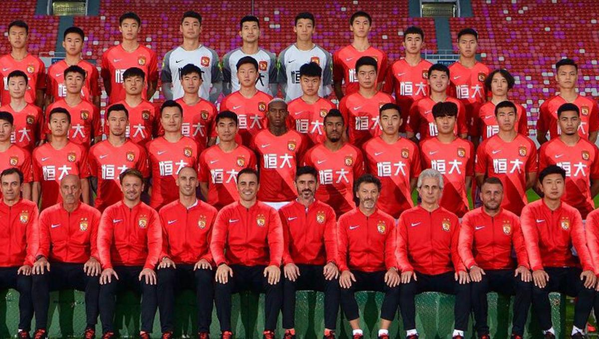 Roberto Siucho no será considerado en Guangzhou Evergrande porque el cupo de extranjeros está completo. El volante peruano, aun así, se mantendría en la Superliga China. (Foto: guangzhouevergrande_fc)