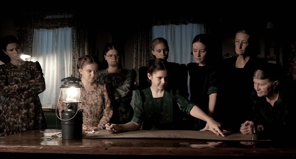 La actriz Kate Hallett es rodeada por Liv McNeil, Michelle McLeod, Rooney Mara, Claire Foy, Sheila McCarthy y Judith Ivey. (Foto: Universal)