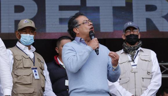 El candidato presidencial colombiano Gustavo Petro, de la coalición Pacto Histórico, pronuncia un discurso durante un acto de campaña en Soacha (Colombia).