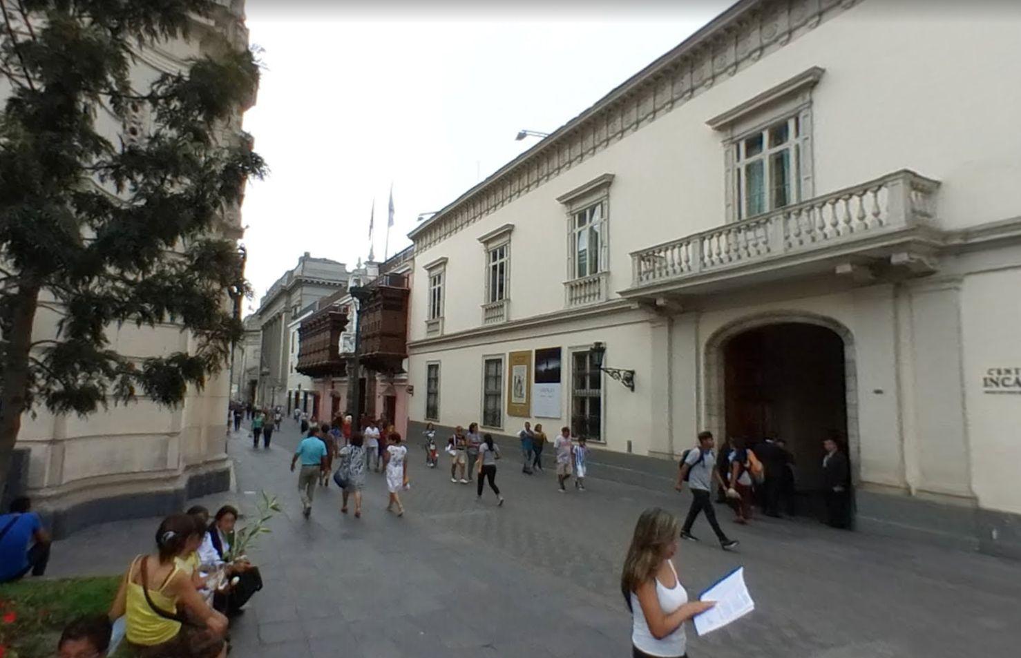 El Jirón Ucayali, hoy peatonalizado, se pueden contar hasta 13 balcones.