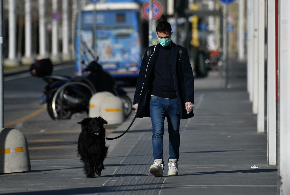 La OMS afirmó que no existe evidencia que indique que el coronavirus desaparecerá con la llegada del verano. (Foto: Referencial/AFP)