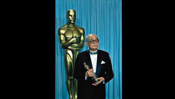 Kurosawa ganó dos premios Óscar a mejor película extranjera, por "Rashōmon" ( 1951 ) y "Dersu Uzala" ( 1975 ). En 1990 se le concedió, además, un Óscar honorífico.