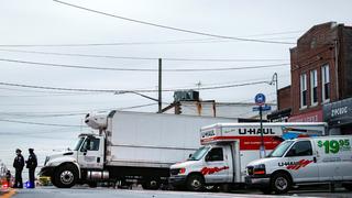 Nueva York: Hallan decenas de cadáveres en descomposición en camiones de mudanza 