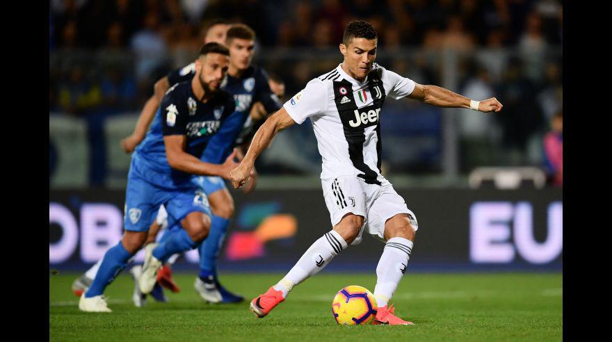 Juventus vs. Empoli: Cristiano Ronaldo anotó golazo desde fuera del área para el 2-1 por Serie A | VIDEO. (Foto: AFP)