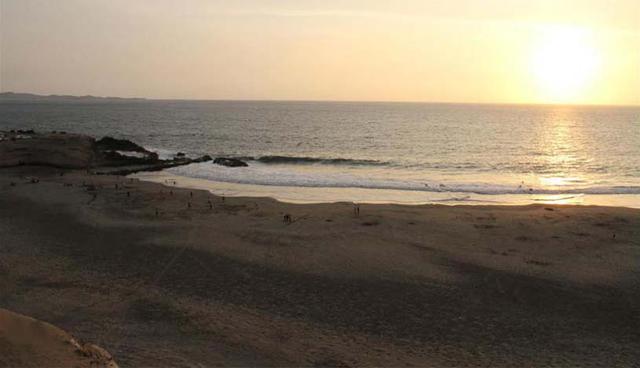 Hornillos. Si buscas disfrutar de un bello atardecer y de olas tranquilas, esta playa es para ti. Se encuentra en el kilómetro 146 de la Panamericana Norte. (Foto: Directur)
