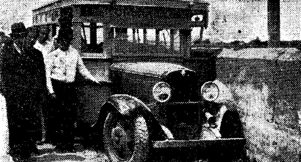 En imagen, el bus que provocó la volcadura de uno similar y en el que murió una joven madre en setiembre de 1933. Un accidente de hace 90 años que bien puede ser uno de hoy por la violencia y el costo humano.  (Foto: GEC Archivo Histórico)