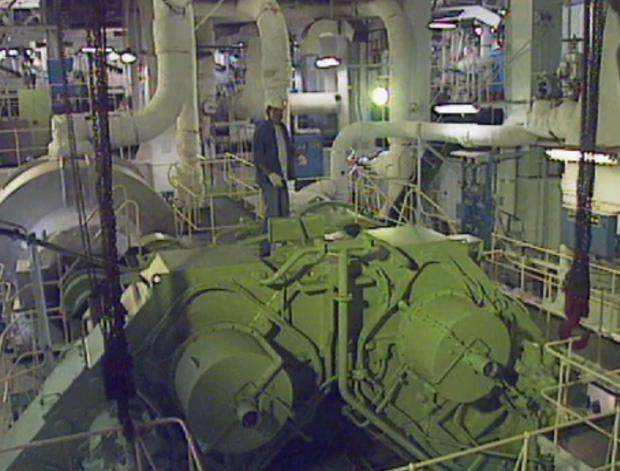 En 1998, el presentador de la BBC Jeremy Clarckson visitó el barco. Mostró sus motores que consumían 220 toneladas de combustible al día.