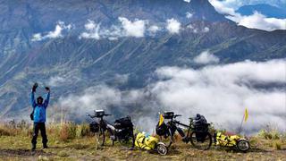 Conoce a los fotógrafos que recorren los Andes en bicicleta