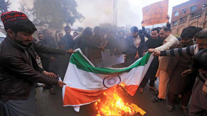 Tensión en Cachemira | La enérgica protesta paquistaní contra ataque de la India | FOTOS. (AFP)