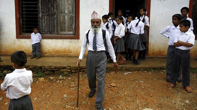 Conoce la historia del alumno más anciano de Nepal - 11