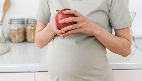 La nutricionista Saby Mauricio recomienda a las gestantes consumir hasta cinco porciones de frutas al día.