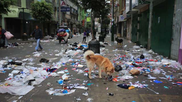 Las vías de Gamarra repletas de basura a cuatro días de Navidad - 6