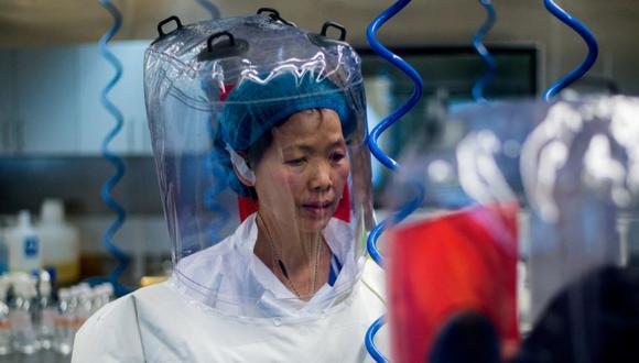El virólogo chino Shi Zhengli es visto dentro del laboratorio P4 en Wuhan, capital de la provincia china de Hubei. (Foto: Archivo/ Johannes EISELE / AFP)