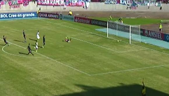 Bernardo Cuesta colocó el 1-0 en el Melgar vs. U. de Chile; sin embargo, el árbitro del encuentro decidió anular el tanto por posición adelantada. (Foto: captura de pantalla)