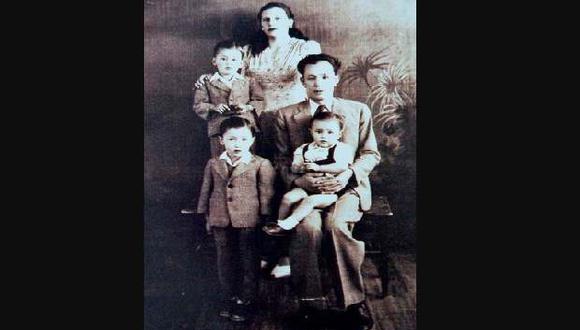 Foto familiar de la familia Hiraoka Torres en Huanta, Ayacucho. (Archivo Familiar, discoverynikkei.org)