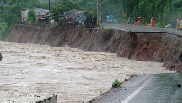 Chanchamayo: parte de carretera se desplomó por crecida de río