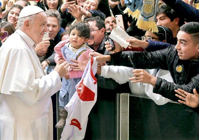 Peruanos conocen al Papa
