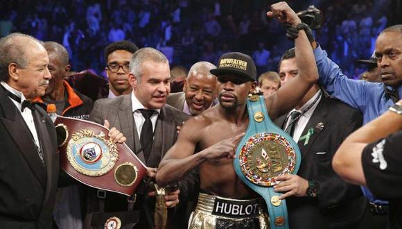 Floyd Mayweather este sábado en la pelea ante Conor McGregor se convertirá en uno de los deportistas con mayor ganancia. (Foto:AFP).