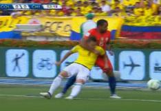 Colombia vs Chile: Jean Beausejour se salvó de recibir tarjeta roja tras manotazo a Santiago Arias