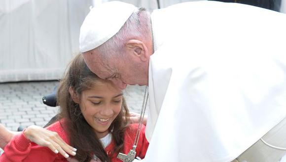 Emotivo saludo del papa Francisco a una escritora de 13 años