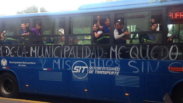Corredor TGA: buses azules circularon en caravana como protesta - 4
