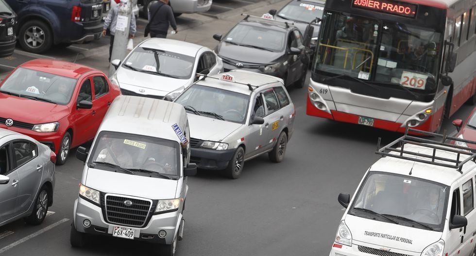 Más de 30 mil colectivos operan en las rutas de los corredores complementarios. (Foto: GEC/César Campos)