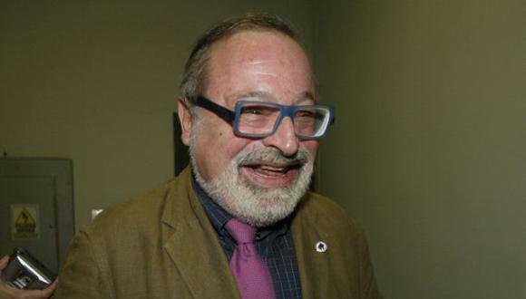 Fernando Savater departió con la prensa para calentar el ambiente de la fiesta editorial. Estará en la inauguración virtual de la Feria Internacional del Libro de Lima. (Foto: Miguel Bellido / El Comercio)