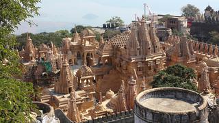 Sitio sagrado: Mira esta colina con más de 800 templos en India