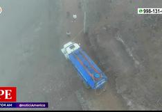 San Juan de Miraflores: camión cisterna a punto de caer a precipicio