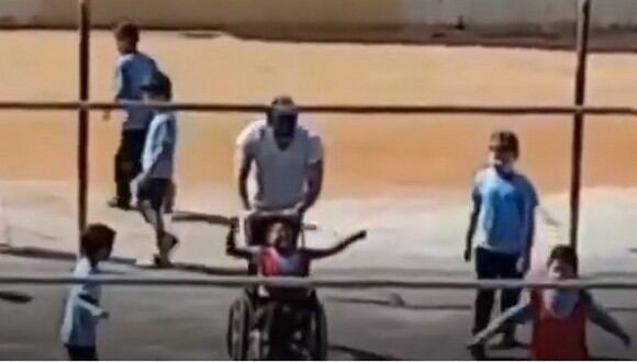 Niño en silla de ruedas celebrando el gol. (UOL/Twitter)