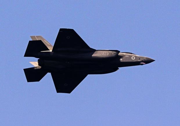 An Israeli F-35 fighter jet flies over the Mediterranean city of Tel Aviv during the country's 73rd Independence Day celebrations on April 15, 2021.  (Photo: JACK GUEZ/AFP).