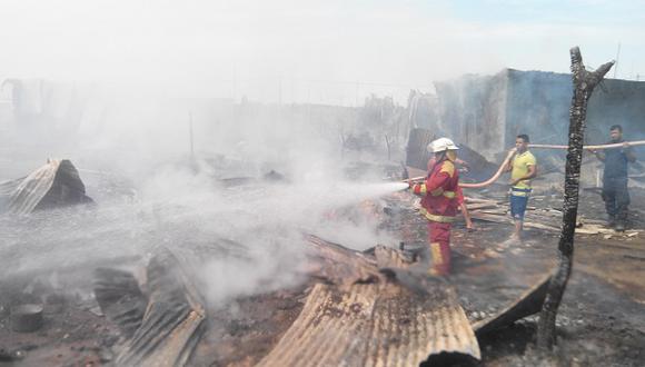 Incendio consumió 20 rústicas viviendas en Sullana