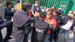 Funcionarios de la Embajada de Cuba en México se enfrentan a manifestantes | VIDEOS