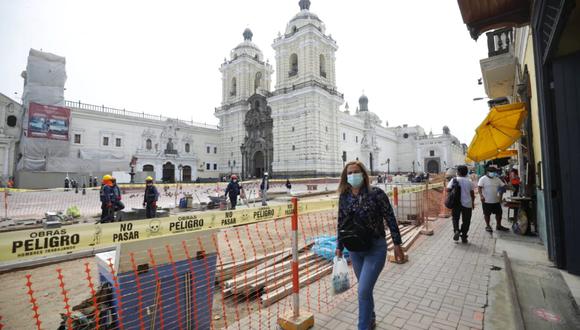 La madrugada del pasado 5 de febrero, la Municipalidad de Lima, con apoyo de la Policía Nacional, derrumbó el centro perimétrico de la iglesia de San Francisco, en el Centro de Lima. (Foto: GEC)