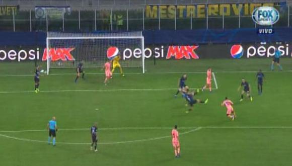 Barcelona vs. Inter: Luis Suárez le quitó el 1-0 a Dembélé al desviar remate del francés. (Foto: captura)