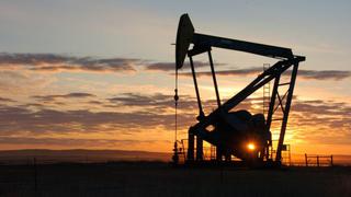 Producción de petróleo y líquidos de gas disminuyó en octubre