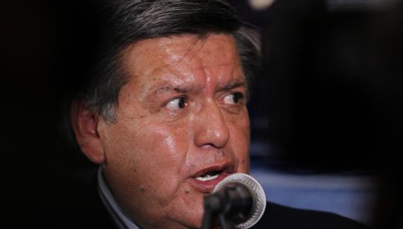 Cesar Acuña es denunciado ante fiscalía por personero del APRA