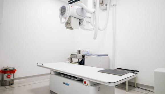 Entre los equipos biomédicos presentados se encuentran un resonador magnético, un mamógrafo, un esterilizador de baja temperatura, servidores, mesas hidráulicas y sistema de video endoscopía. | Foto: Difusión