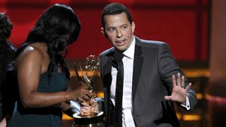 Jon Cryer de "Two and a Half Men" escribirá sus memorias