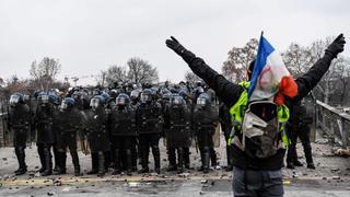Francia: "Chalecos amarillos" desafían al Gobierno con nueva protesta