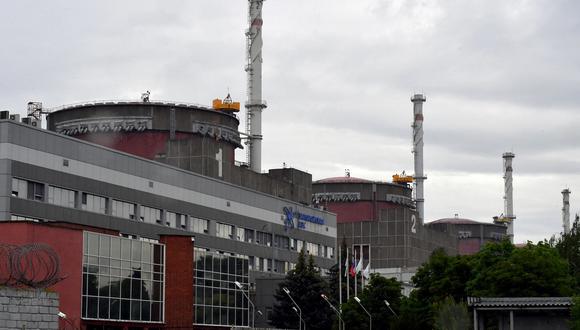 Una vista de la central nuclear de Zaporizhzhia, controlada por Rusia, en el sur de Ucrania, el 14 de junio de 2023. (Foto de Olga MALTSEVA / AFP)
