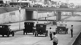 Una carrera de autos en la nueva Vía Expresa