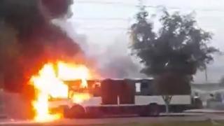 Bus del Corredor Morado se incendia en San Juan de Lurigancho producto de un corto circuito