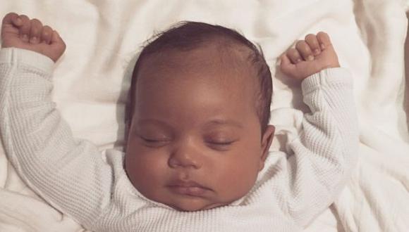 Kim Kardashian revela primera foto de su hijo Saint West