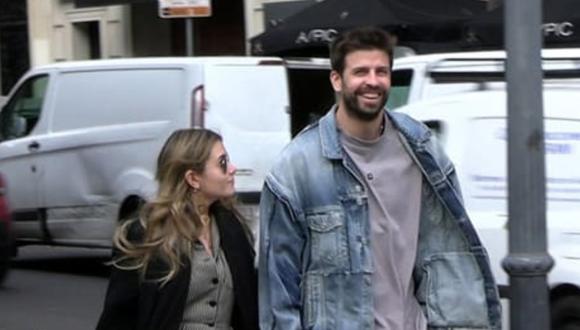 Entre sonrisas de complicidad y a paso acelerado, Clara y Piqué fueron fotografiados por paparazzis en las calles de Barcelona.
(Foto: Europa Press)