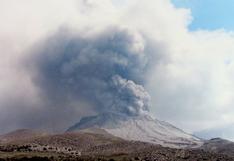 Volcán Ubinas: explosión arroja cenizas en radio de 15 kilómetros