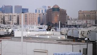 Miles de trabajadores son desalojados en la capital de Qatar previo al Mundial