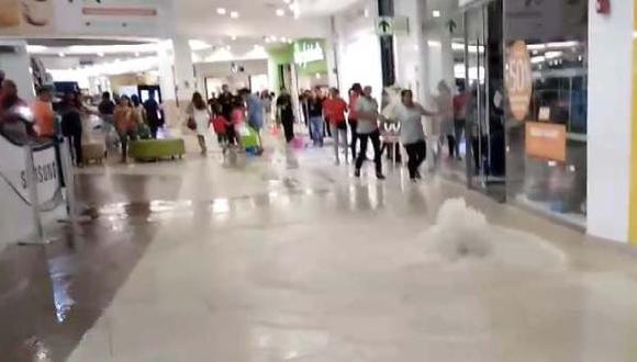 Los centros comerciales de Piura tambi&eacute;n han sufrido inundaciones. (Foto: Per&uacute; 21)