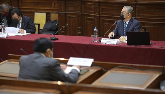 Alejandro Aguinaga, titular de la Comisión de Fiscalización, presidió la sesión. (Foto: Congreso)