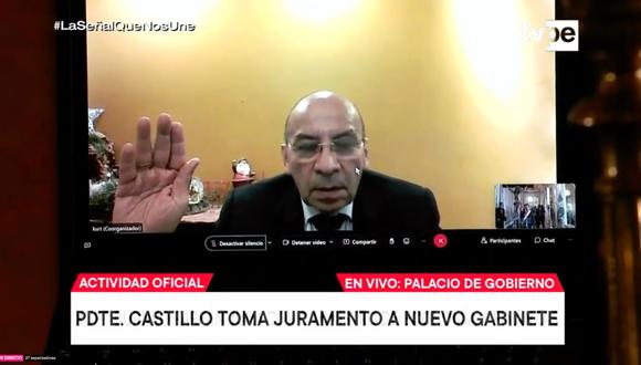 Kurt Burneo fue ratificado como ministro de Economía y Finanzas, y debió jurar de manera virtual. (Foto: TV Perú)